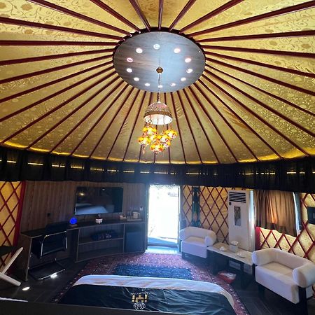 Iyi Luxury Inn Swat Saidu Sharif Eksteriør billede