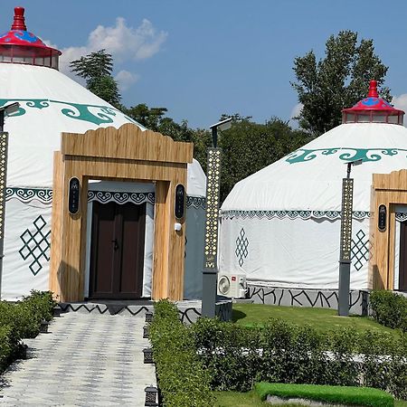 Iyi Luxury Inn Swat Saidu Sharif Eksteriør billede