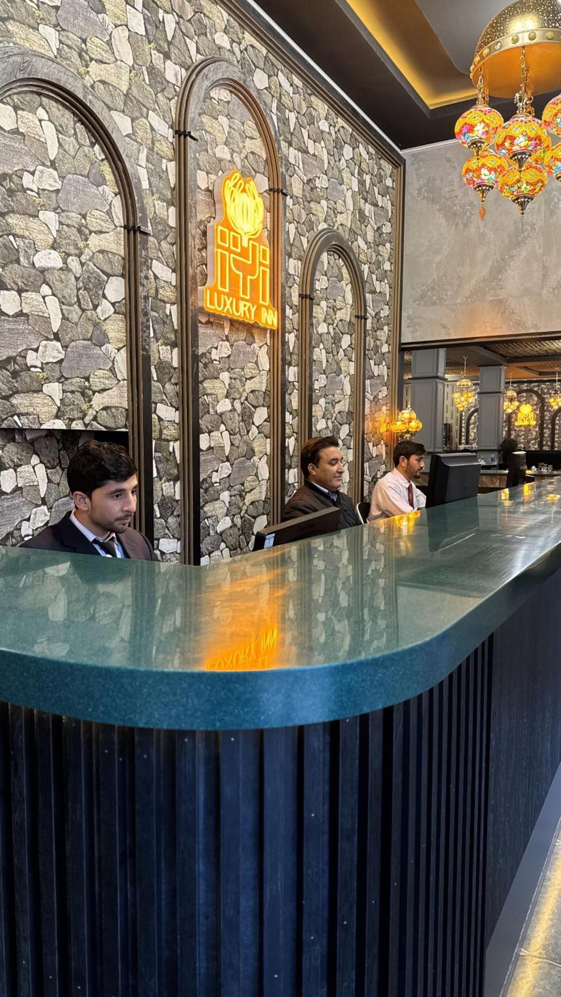 Iyi Luxury Inn Swat Saidu Sharif Eksteriør billede