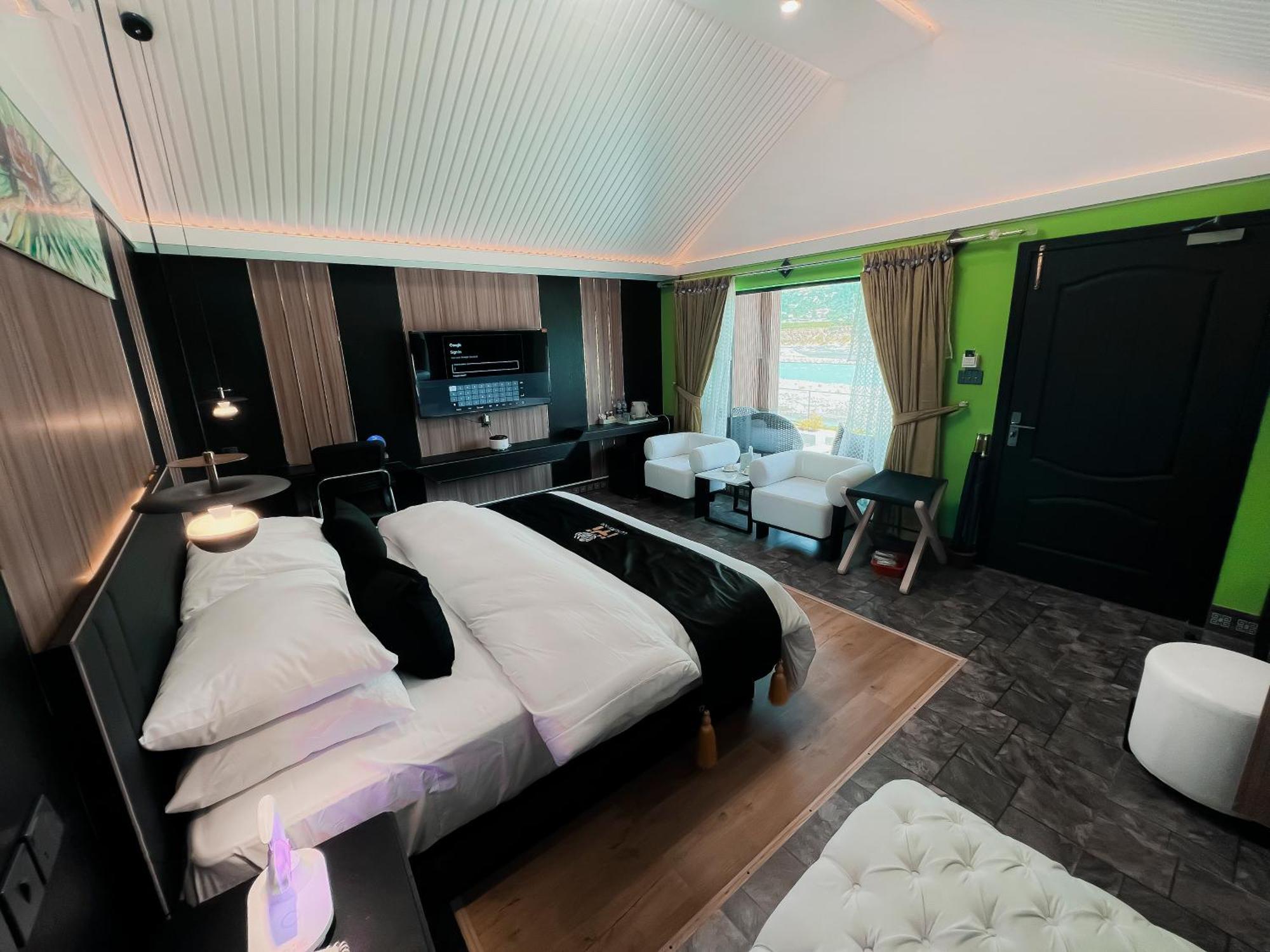 Iyi Luxury Inn Swat Saidu Sharif Eksteriør billede