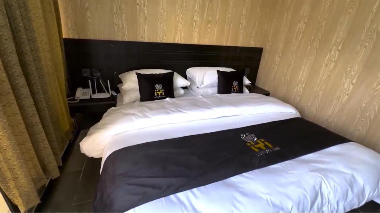 Iyi Luxury Inn Swat Saidu Sharif Eksteriør billede