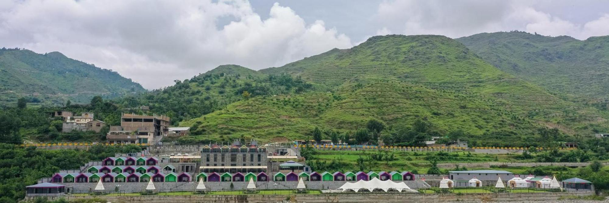 Iyi Luxury Inn Swat Saidu Sharif Eksteriør billede