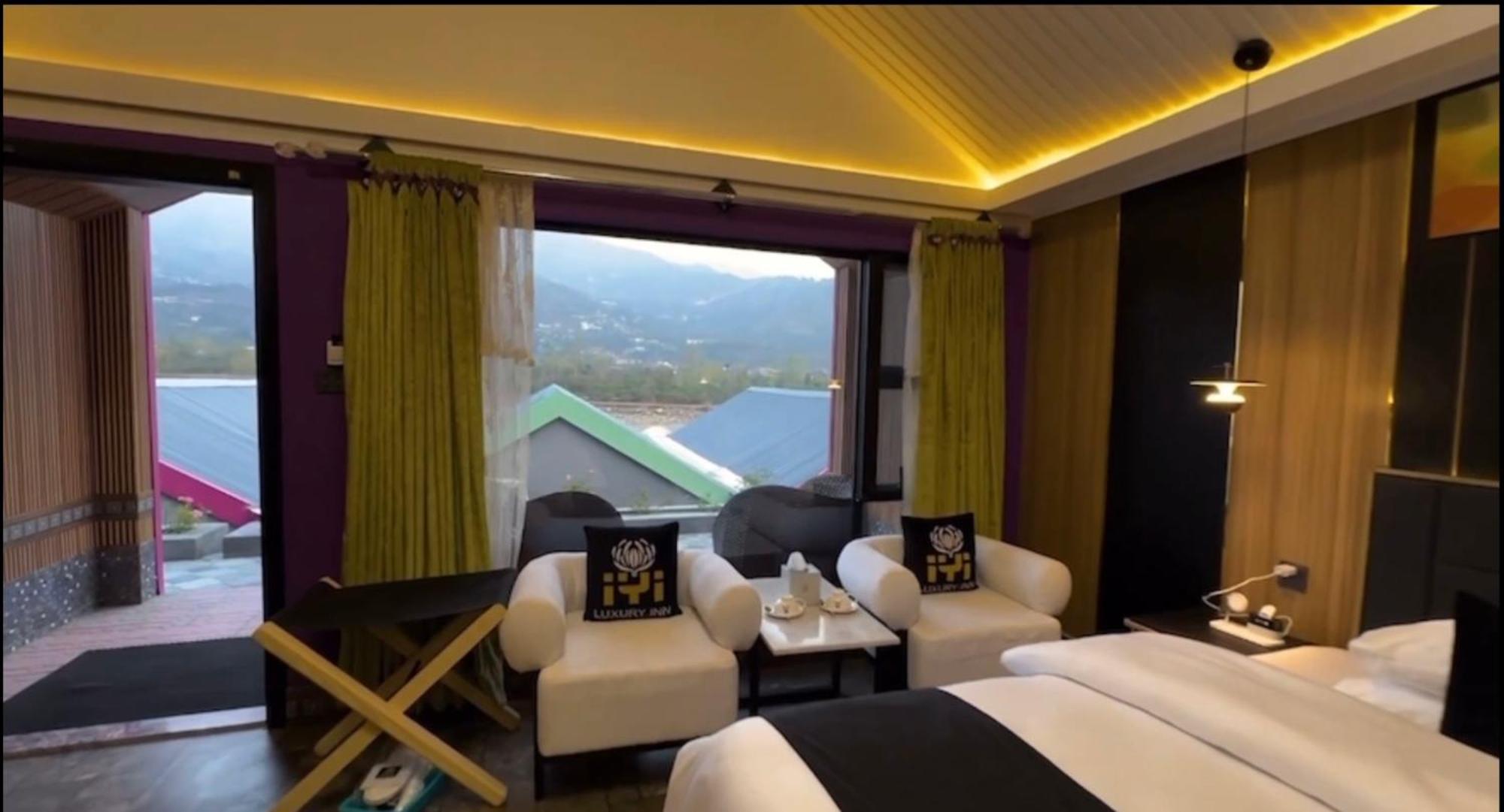 Iyi Luxury Inn Swat Saidu Sharif Eksteriør billede