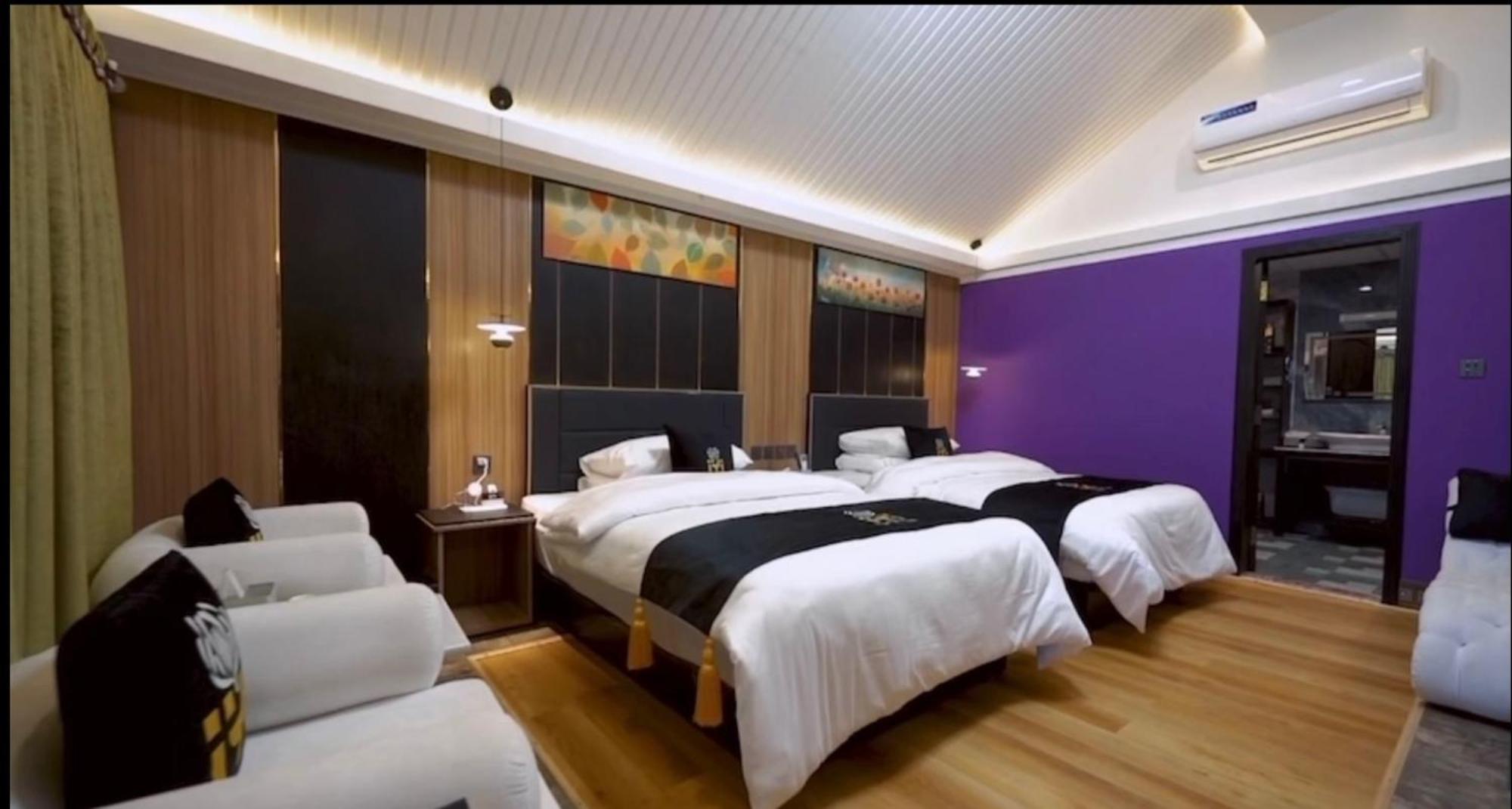 Iyi Luxury Inn Swat Saidu Sharif Eksteriør billede